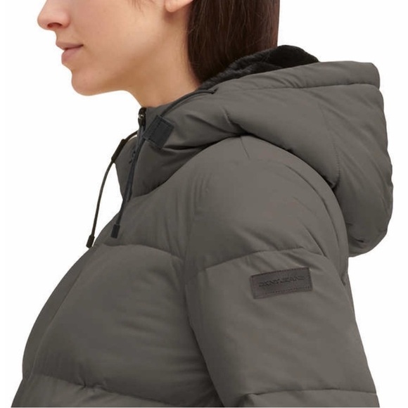 Women’s DKNY Gray Hooded Puffer Coat Thumbhole Cuffs Size XL Ski Winter Cozy - Picture 2 of 16